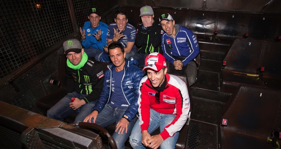 Гонщики чемпионата мира MotoGP в Диснейленде Гонщики чемпионата мира MotoGP в Диснейленде