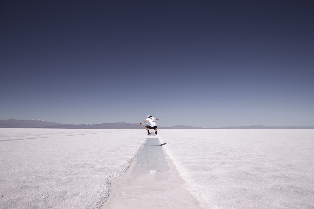 Джек Миллер покорил соляную пустыню на своем мотоцикле