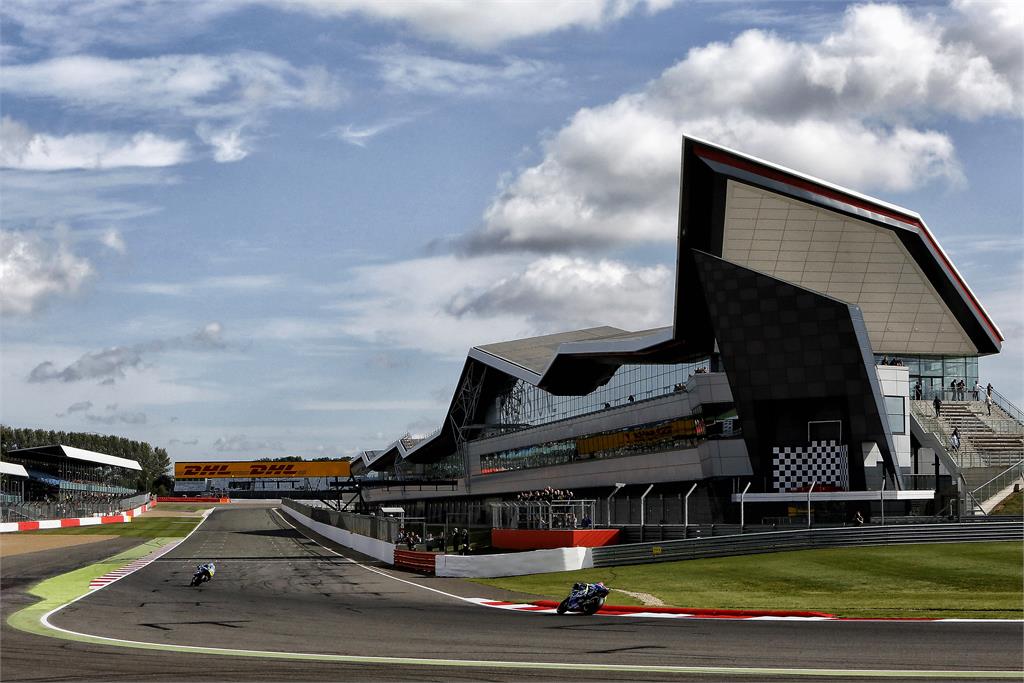 Маверик Виньялес