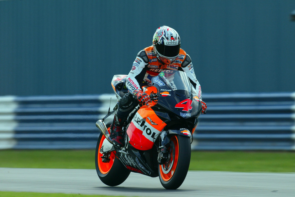 Алекс Баррос (2004)