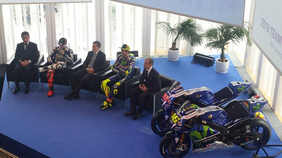 Лоренсо и Росси на презентации Movistar Yamaha 2016