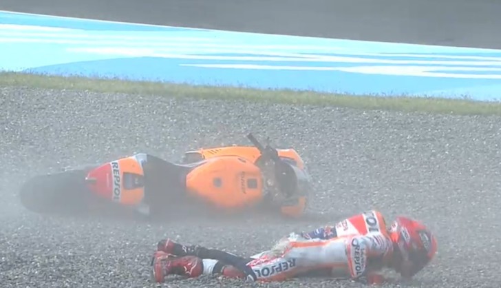 Падение Марка Маркеса в квалификации MotoGP Гран-При Аргентины 2016