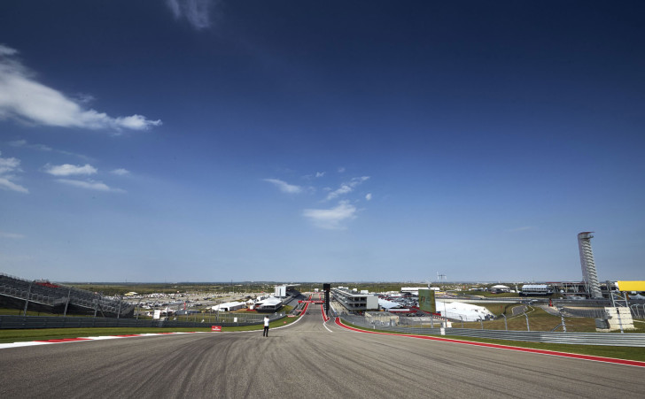 Вид на главную прямую от первого поврота Circuit of the Americas