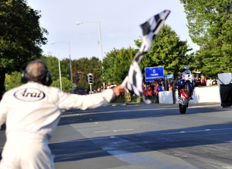 Джон МакГиннес на Isle of Man TT 2011
