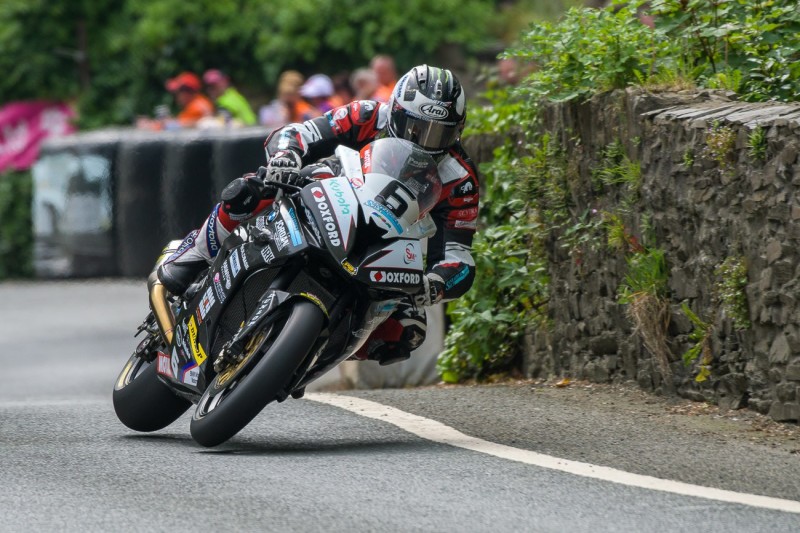 Майкл Данлоп на Isle of Man 2016 (T. Goldsmith)