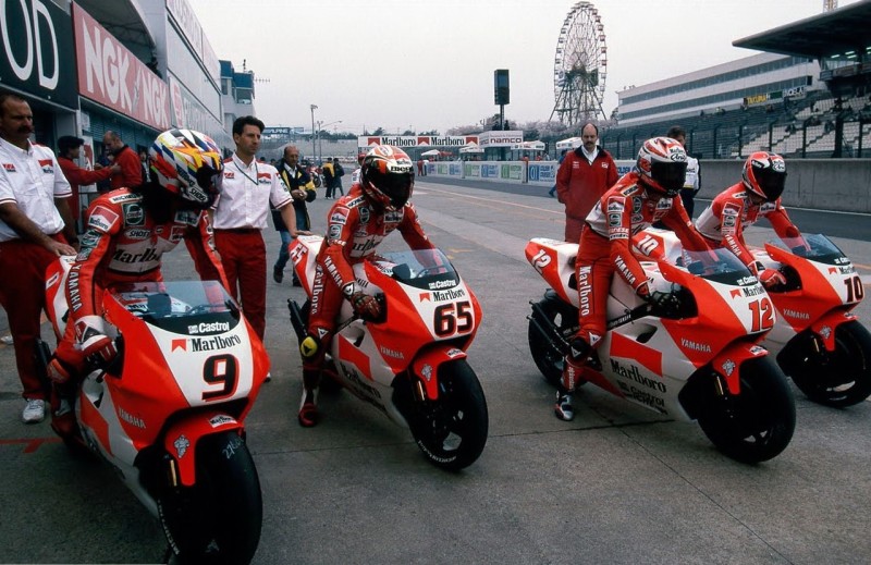 Пилоты Yamaha Marlboro 1996: Абе, Капиросси, Бэйль, Робертс