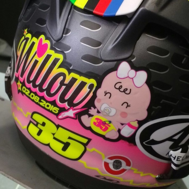 Уиллоу Крачлоу, шлем Кэла