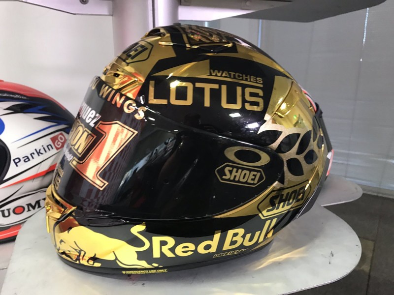 Шлем Марка Маркеса к победе в чемпионате 2016 года