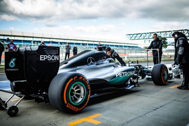 Хорхе Лоренсо протестировал формульный Mercedes