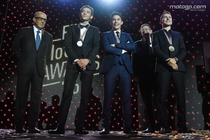 Росси, Маркес, Лоренсо - призеры чемпионата MotoGP 2016 года