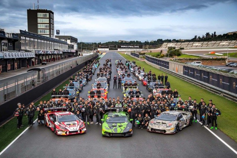 Андреа Довициозо на Lamborghini Super Trofeo 2016