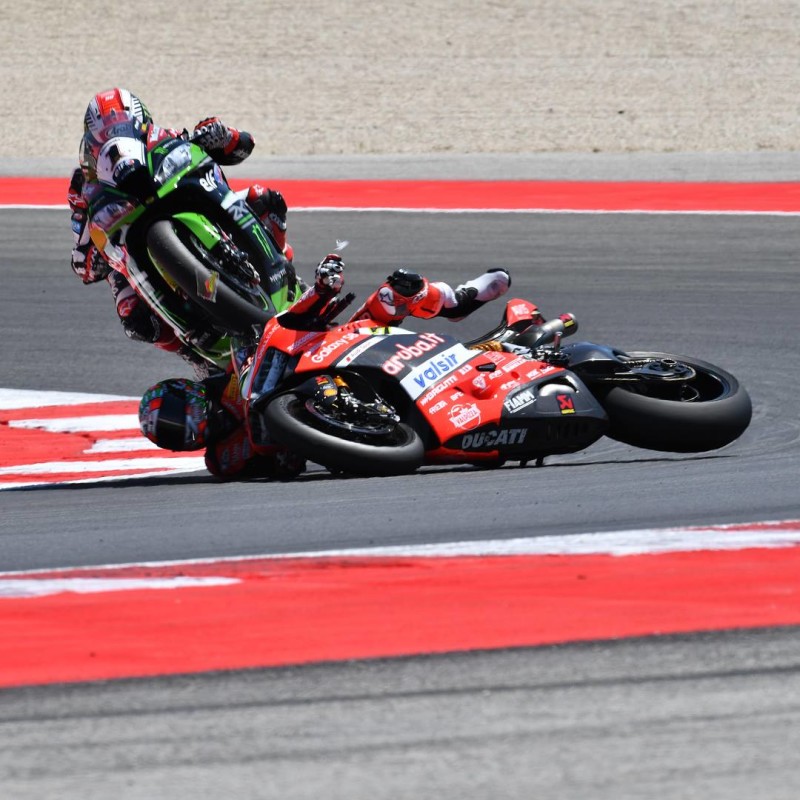 Авария Чаза Дэвиса в Мизано (WSBK, 2017)