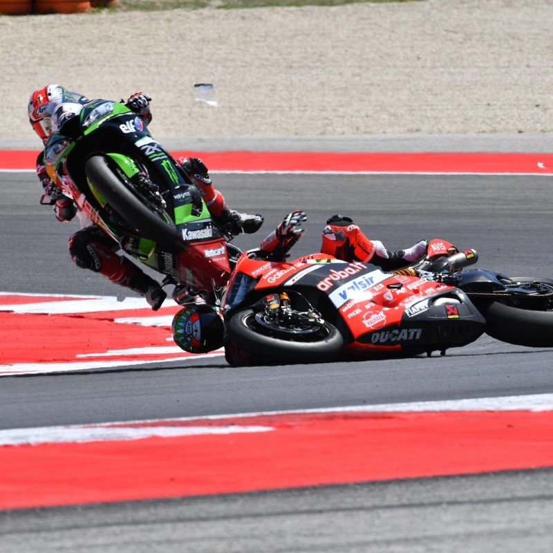 Авария Чаза Дэвиса в Мизано (WSBK, 2017)