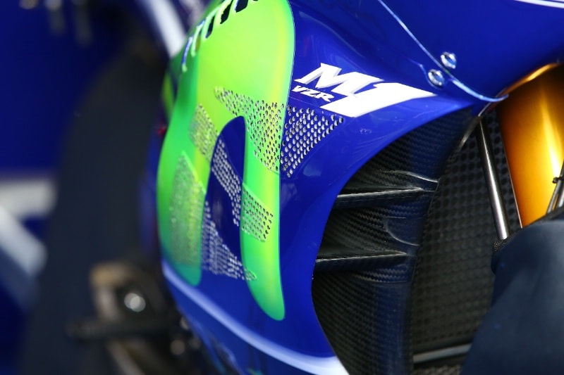 Передний обтекатель Yamaha