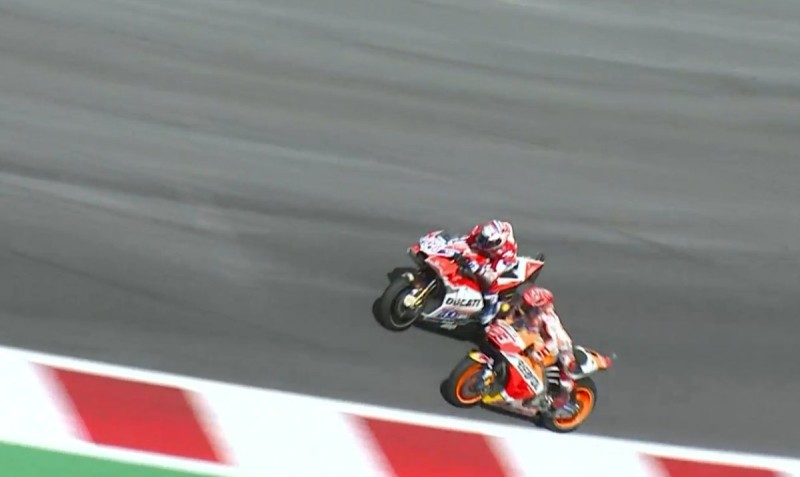 Сражение Довициозо и Маркеса на Гран-При Австрии 2017