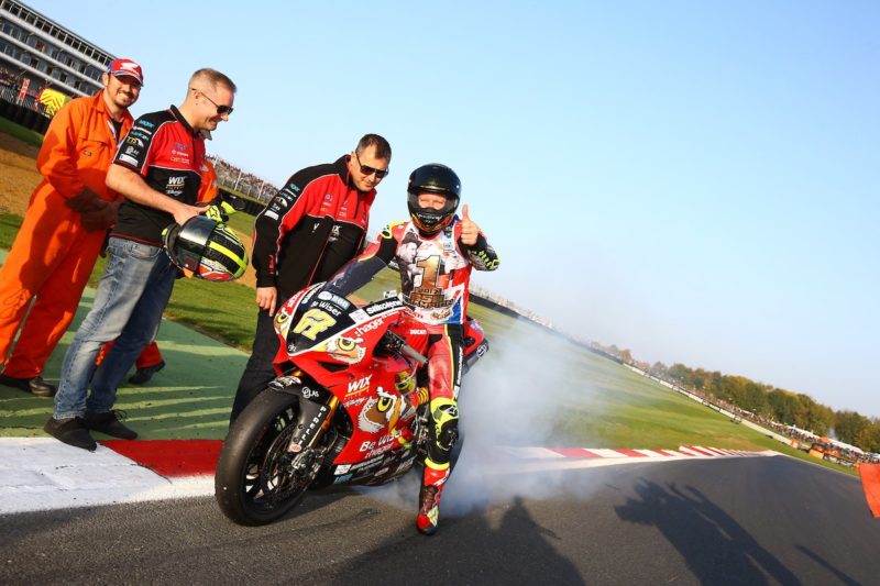 Шейн Берн - чемпион British Superbike 2017