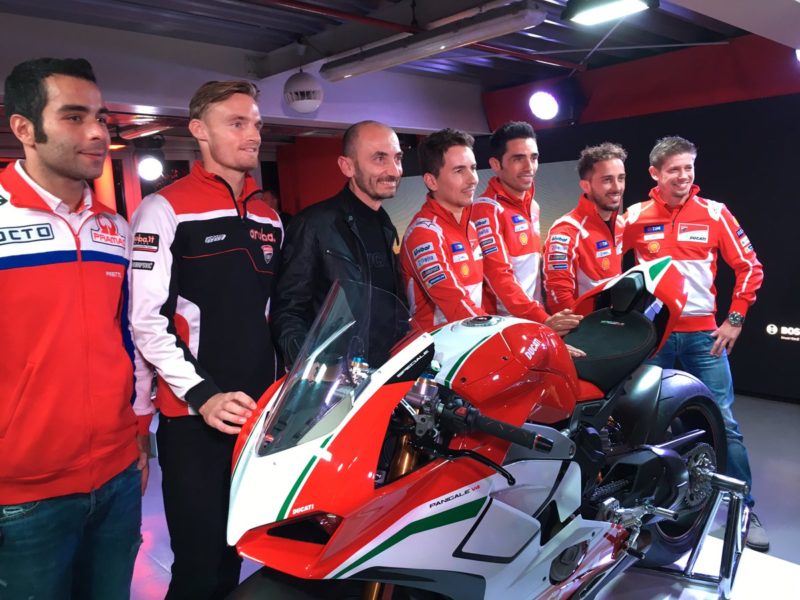 Довициозо, Лоренсо и другие пилоты Ducati (EICMA, 2017)