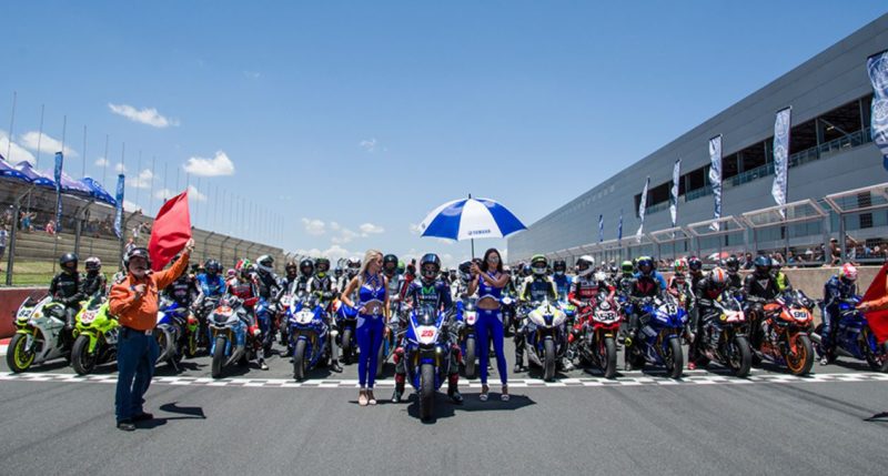 Маверик Виньялес на Yamaha R World Riding Experience