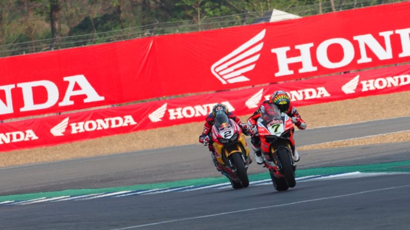 Дэвис и Камье на Бурираме (WSBK 2018)