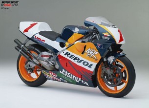 Honda NSR500. 1995 год. 180 л.с. 130кг. Мик Дуэн, Алекс Кривиль, Шиничи Ито