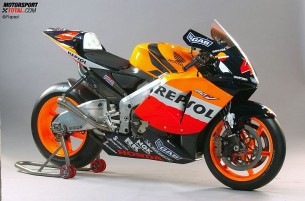 Honda RC211V. 2004 год. 240 л.с. 148 кг. Алекс Баррос, Ники Хэйден