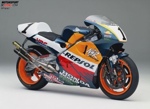 Honda NSR500. 1997 год. 185 л.с. 130 кг. Мик Дуэн, Алекс Кривиль