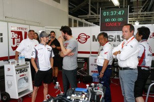 и Киану РивзКейси Стоунер