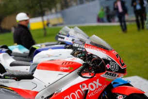 Гонщики MotoGP на Тауэрском мосту