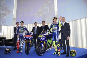 Лоренцо и Росси на презентации Movistar Yamaha 2016