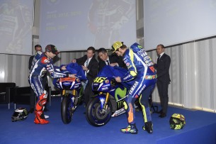 Лоренцо и Росси на презентации Movistar Yamaha 2016