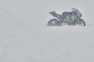 Movistar Yamaha MotoGP отдохнула на горнолыжном курорте с M1