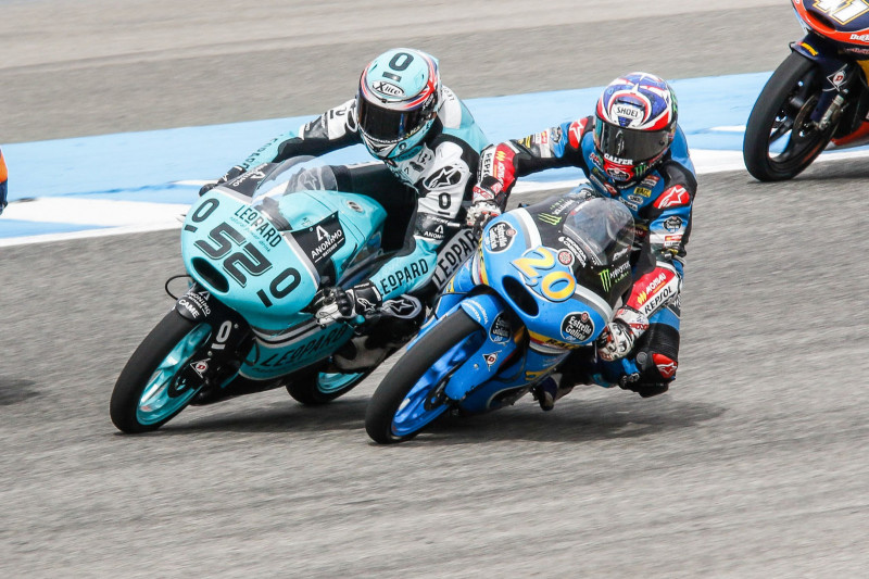 Контакт Кента и Квартараро (Херес, Moto3, 2015)