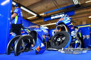 Боксы Suzuki Ecstar MotoGP