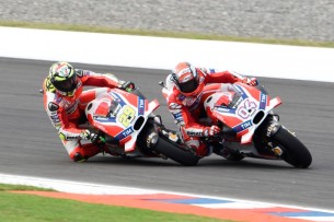 Раскадровка аварии Ианноне и Довициозо в гонке MotoGP Гран-При Аргентины 2016