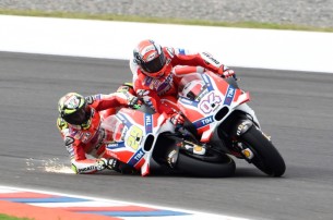 Раскадровка аварии Ианноне и Довициозо в гонке MotoGP Гран-При Аргентины 2016