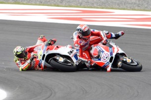 Раскадровка аварии Ианноне и Довициозо в гонке MotoGP Гран-При Аргентины 2016