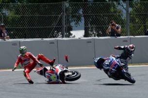 Авария Хорхе Лоренсо и Андреа Ианноне, гонка MotoGP Гран-При Каталонии 2016
