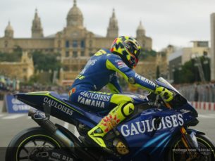 Валентино Росси на презентации Gauloises Yamaha 2004