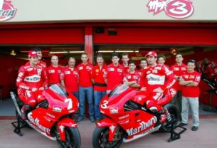 Чека и Бьяджи на презентации Marlboro Yamaha 2002