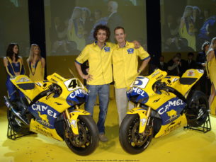 Росси и Эдвардс на презентации Camel Yamaha 2006