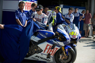 Лоренсо и Росси на презентации FIAT Yamaha 2010