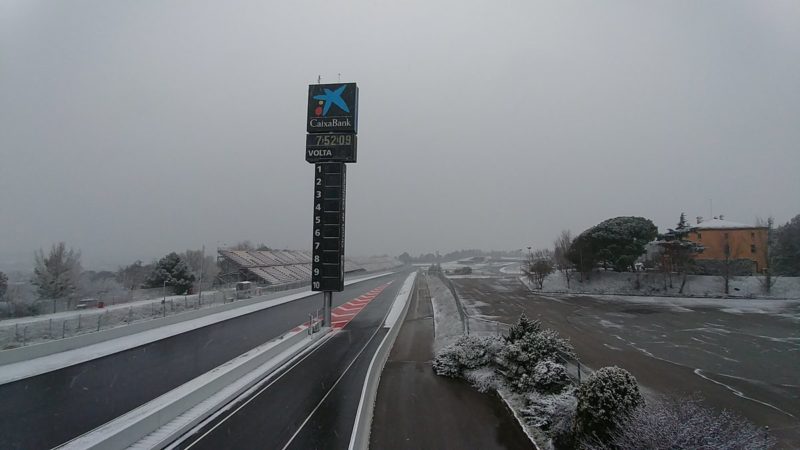 На треке Барселона-Каталунья выпал снег (февраль 2018)