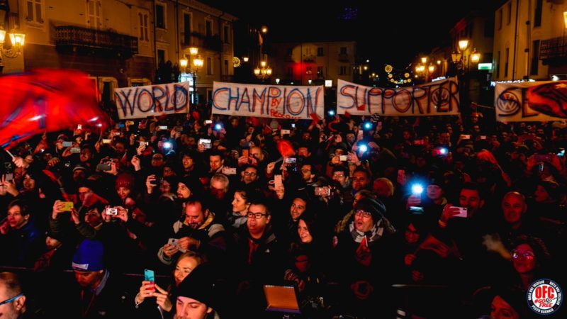 Франческо Баньяйя дома отпраздновал титул Мото2