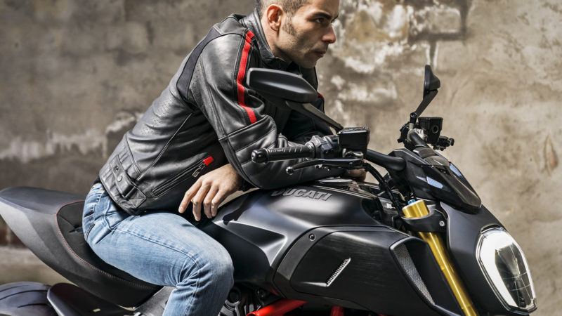 Данило Петруччи в рекламе Ducati Diavel 2019