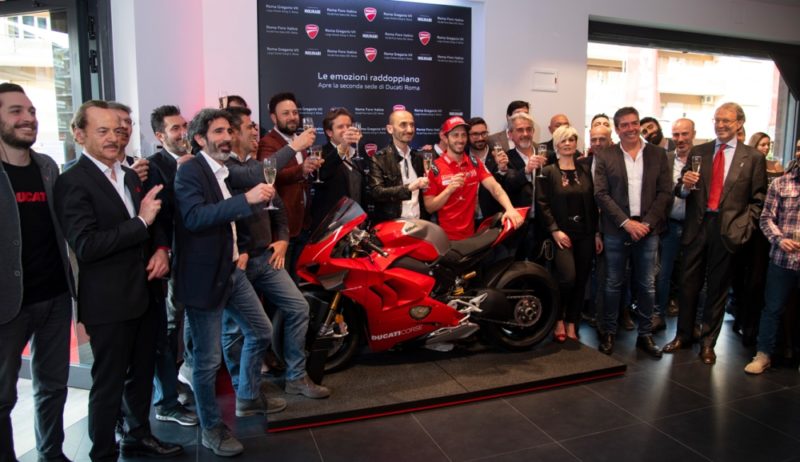 Довициозо на открытии мотосалона Ducati (Рим, 2019)