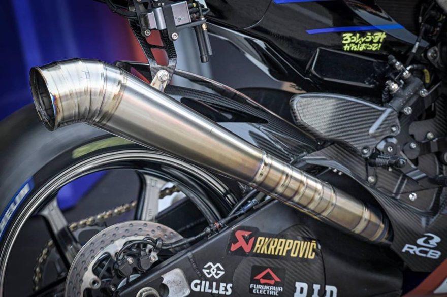 новый выхлоп Yamaha YZR-M1
