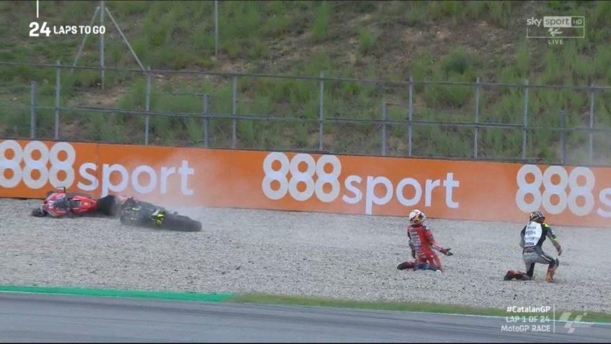 Падение Андреа Довициозо и Жоанна Зарко