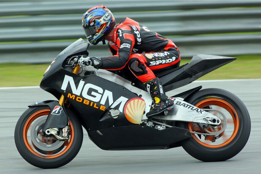 Эдвардс suter-bmw-crt