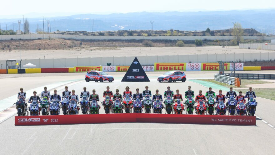 гонщики мирового чемпионата по супербайку WSBK 2022