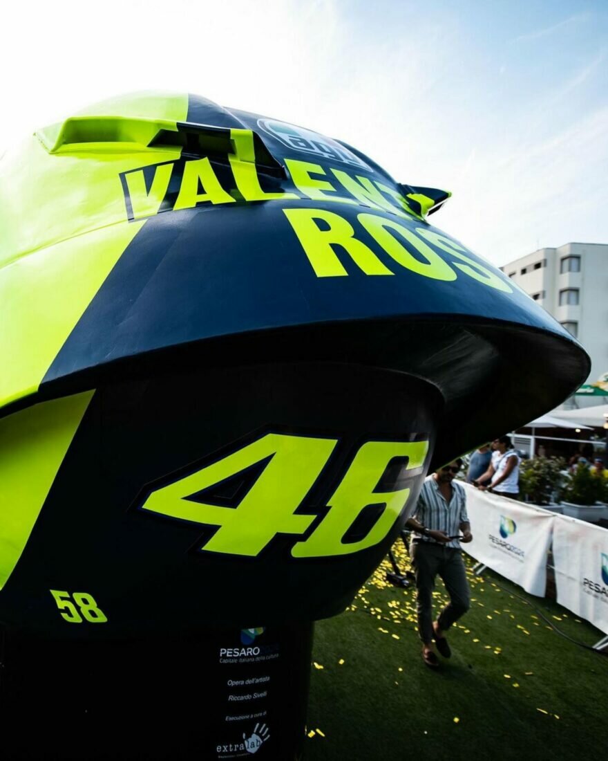 Самый большой шлем в мире